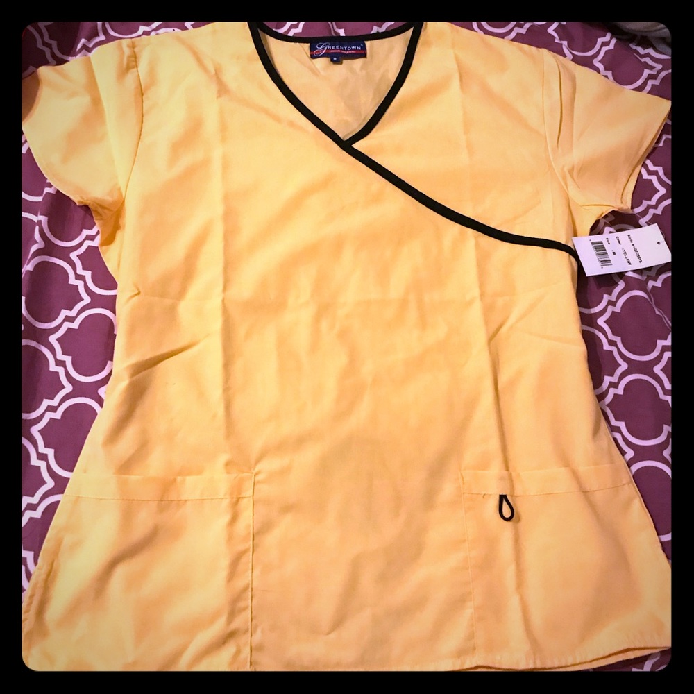 NWT GREENTOWN Scrubs Set